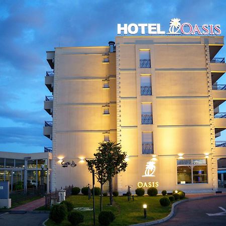 Hotel Oasis Podgorica Kültér fotó