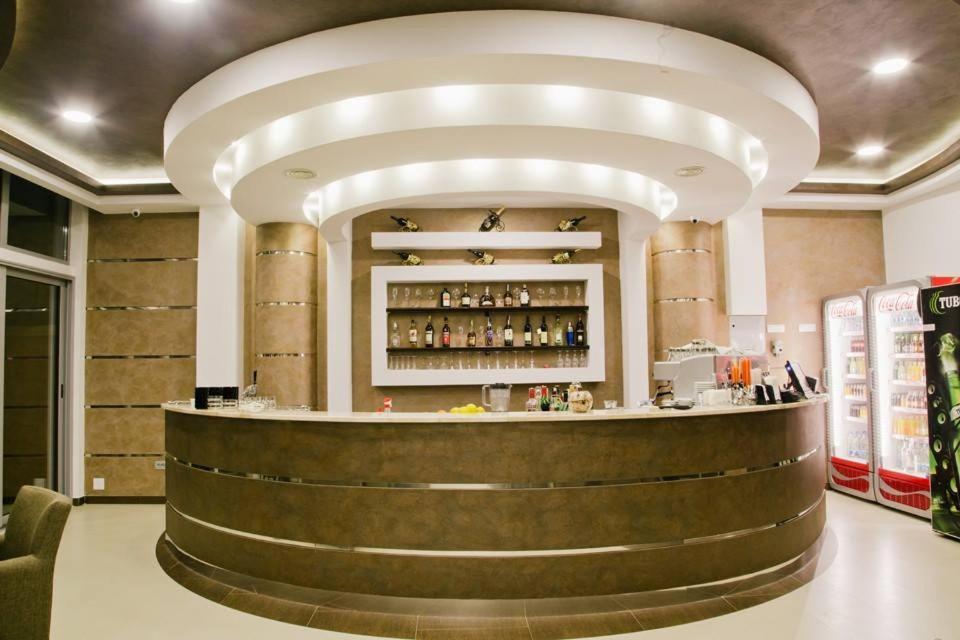 Hotel Oasis Podgorica Kültér fotó