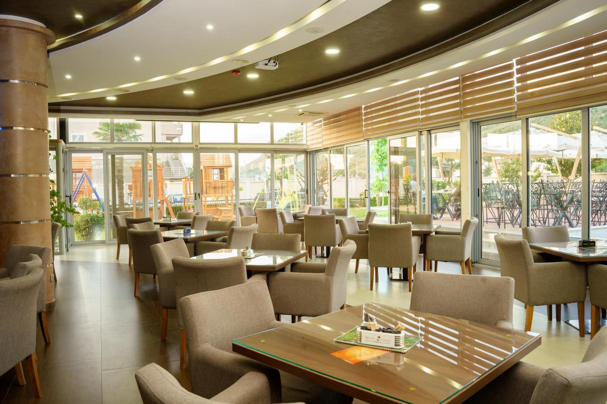 Hotel Oasis Podgorica Kültér fotó