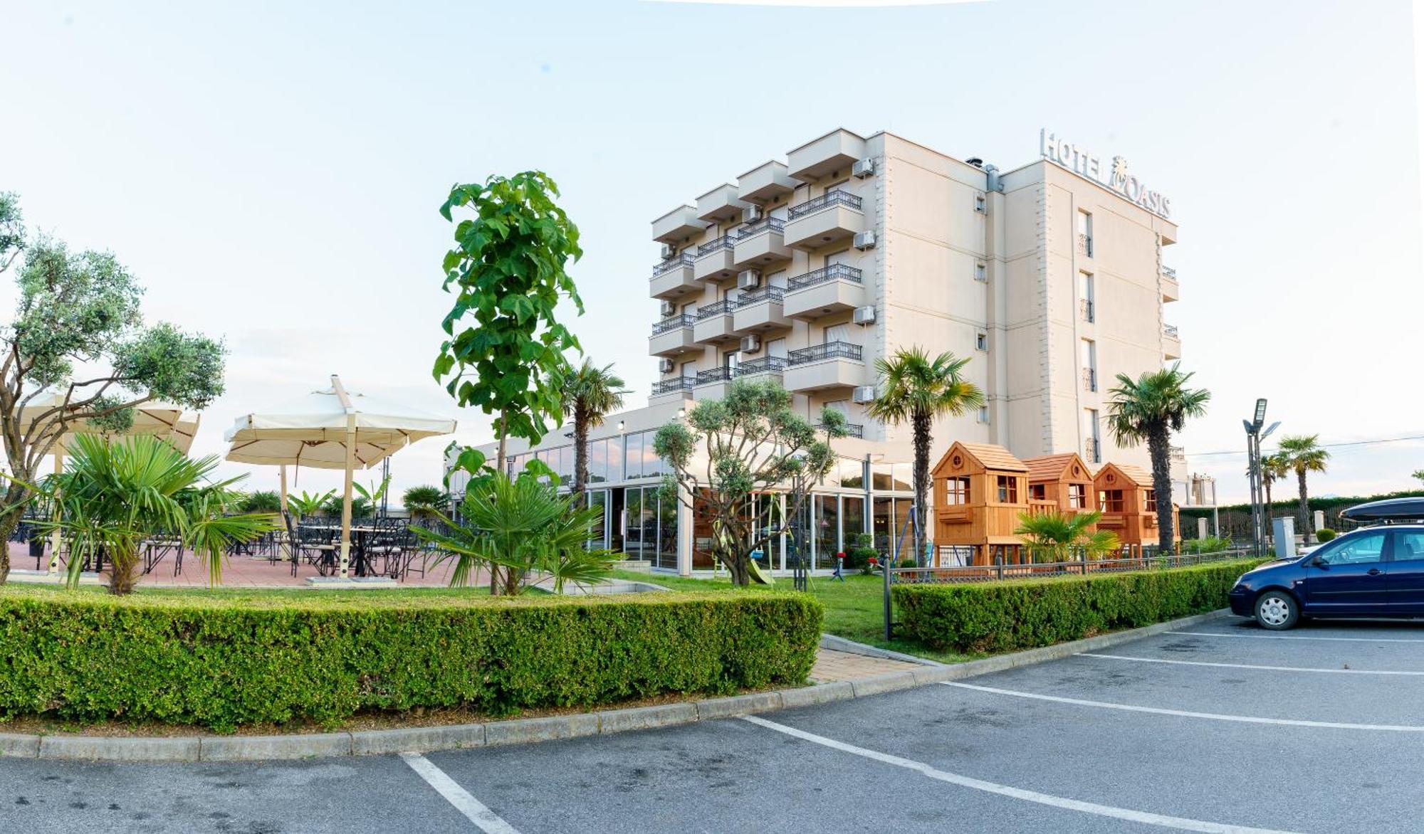 Hotel Oasis Podgorica Kültér fotó