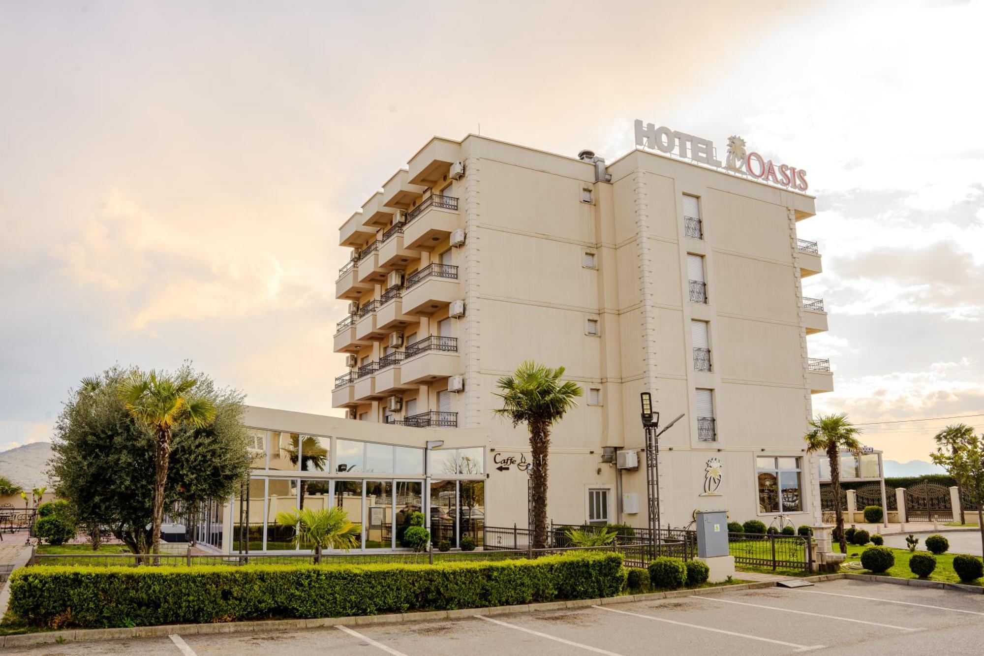 Hotel Oasis Podgorica Kültér fotó