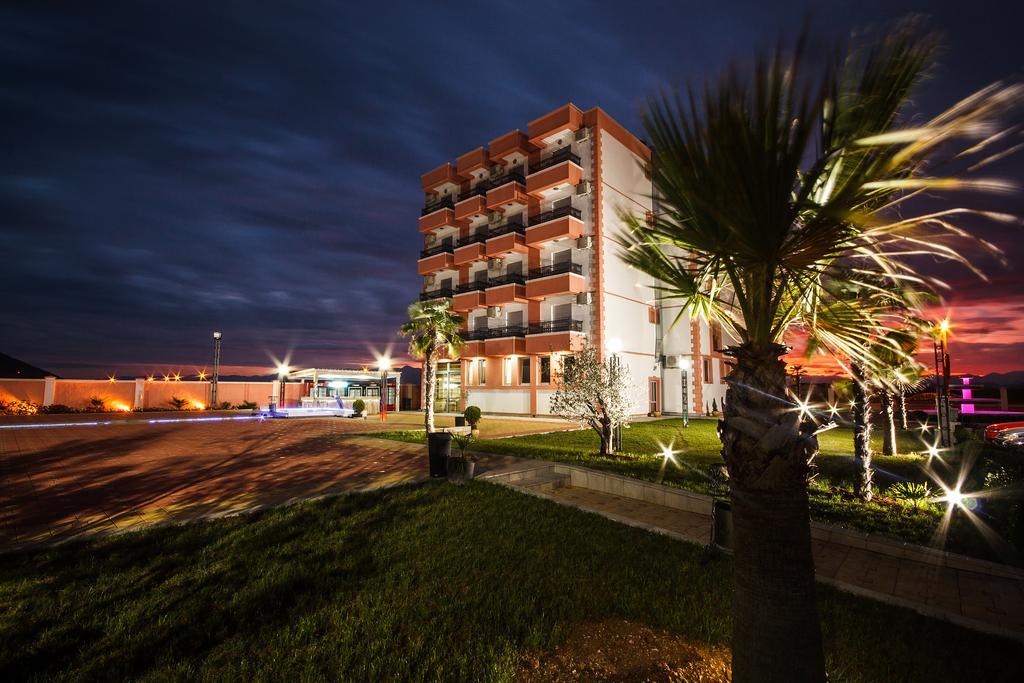 Hotel Oasis Podgorica Kültér fotó