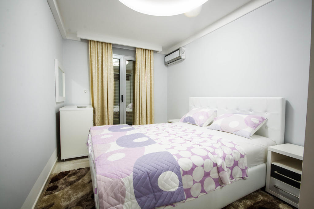 Hotel Oasis Podgorica Kültér fotó