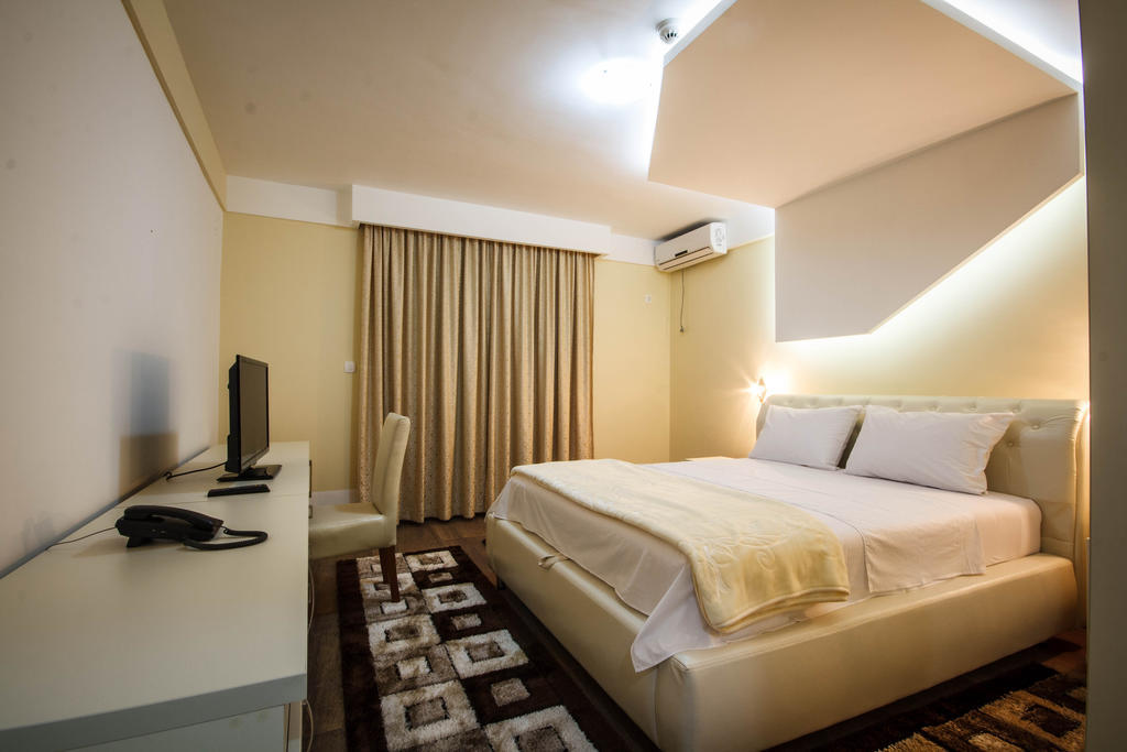Hotel Oasis Podgorica Szoba fotó