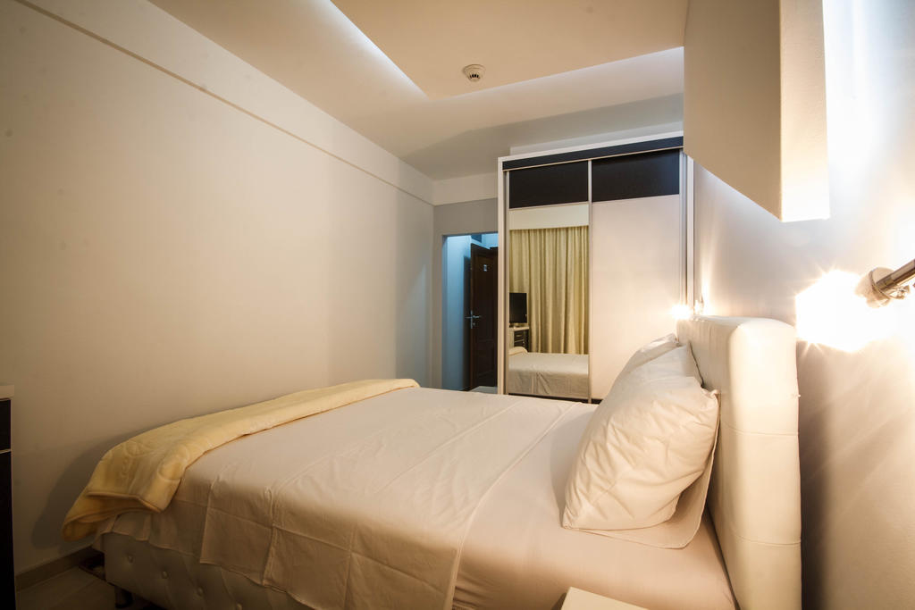 Hotel Oasis Podgorica Kültér fotó