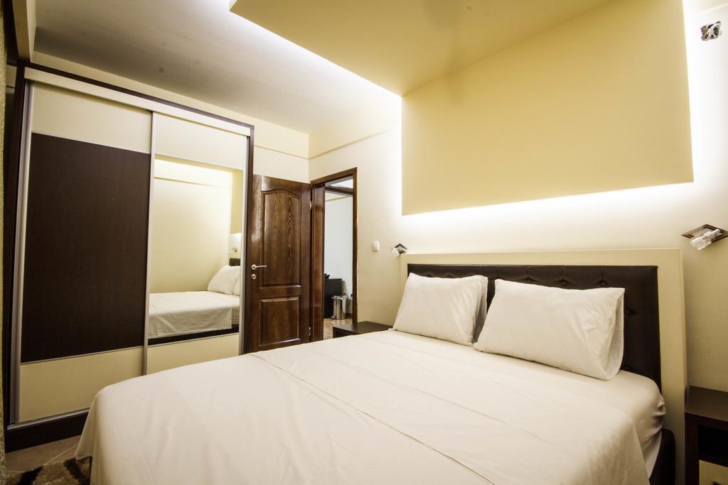 Hotel Oasis Podgorica Kültér fotó